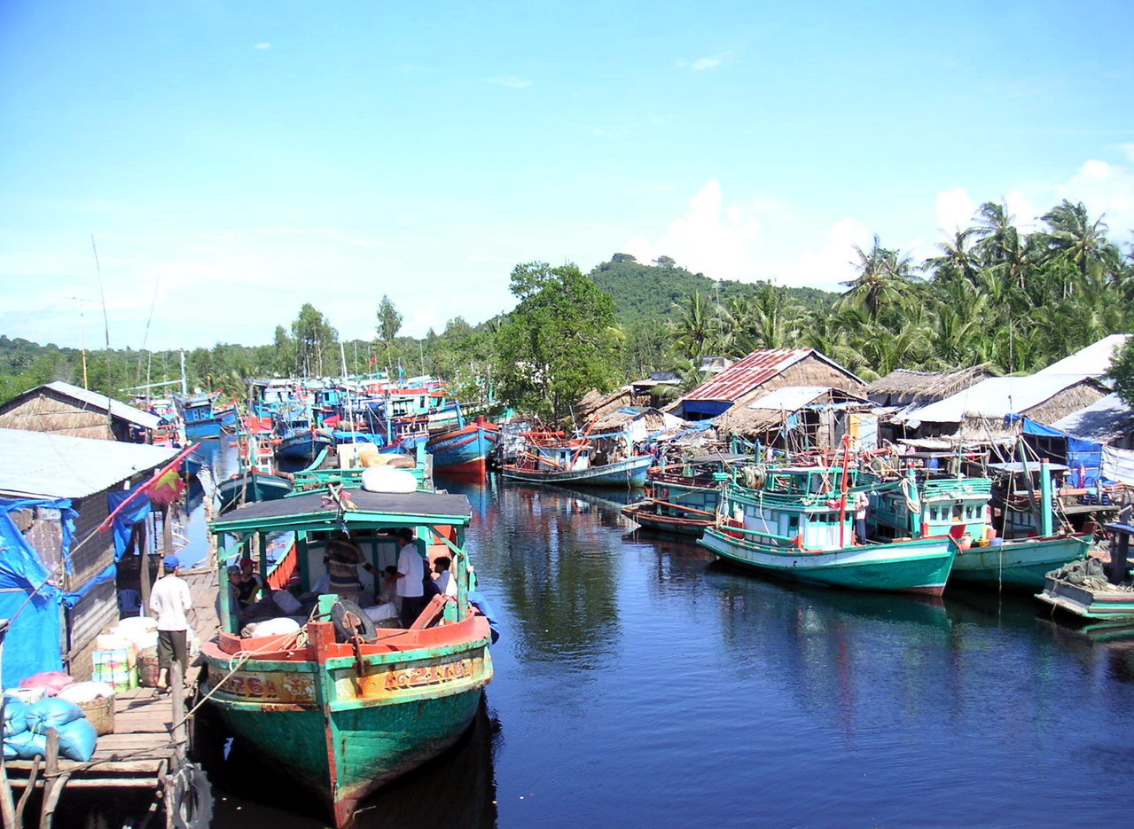 Káº¿t quáº£ hÃ¬nh áº£nh cho LÃ ng chÃ i HÃ m Ninh PhÃº Quá»c