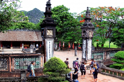 Tour Hoa Lư - Tam Cốc 1 Ngày