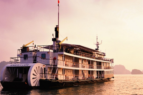 Du thuyền Hạ Long Emeraude Cruise 5 sao