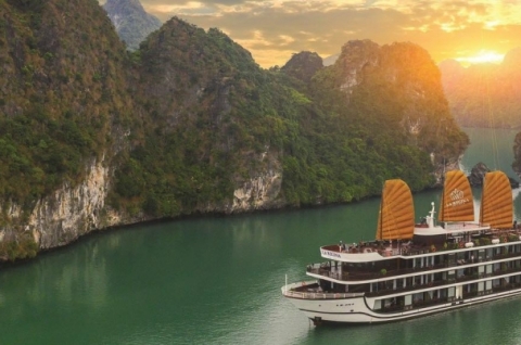 Du thuyền Hạ Long 5 sao LaRegina Royal Cruise 2 ngày 1 đêm Ưu đãi