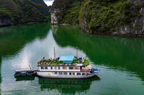 Du lịch Hạ Long du thuyền 3 sao Sunlight Cruise