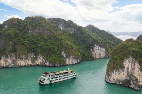 Du thuyền Hạ Long 5 sao LaRegina Royal Cruise 2 ngày 1 đêm Ưu đãi