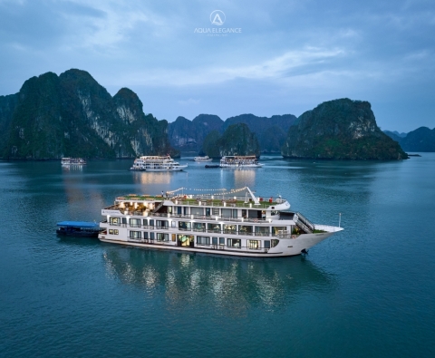 Du thuyền Hạ Long 5 sao Aqua Elegance vịnh Hạ Long