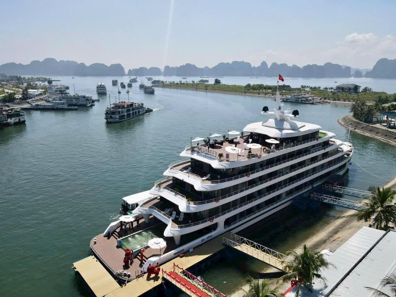 Giá tour Catherine Cruises