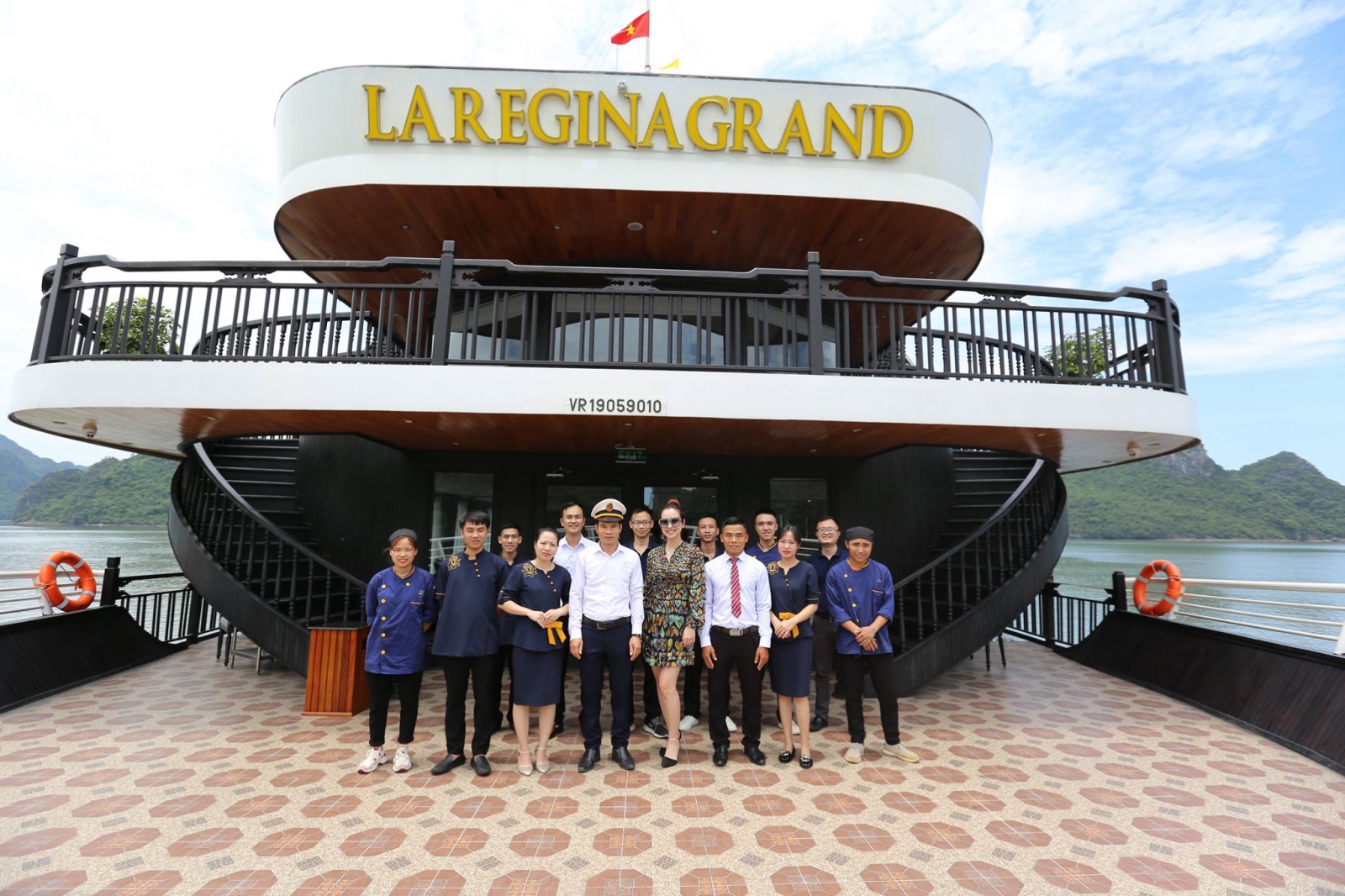 Lare gina Grand cruise tại Lan hạ