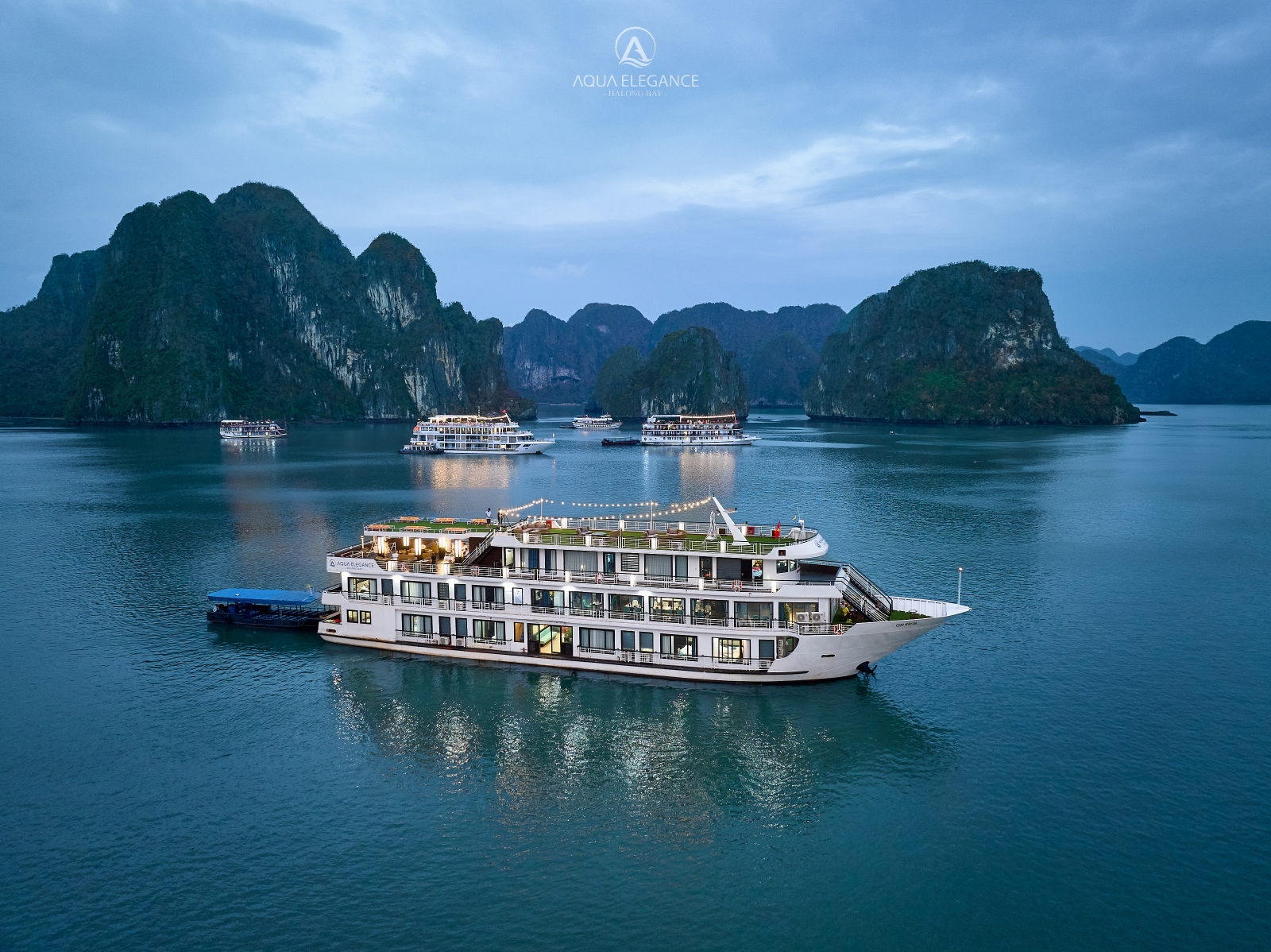 du_thuyen_aquacruise_https://yourvacation.vn/tour-du-lich/tour-ha-long-cat-ba-3/