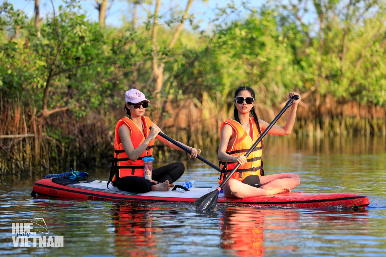 chèo sup trên Tam Giang