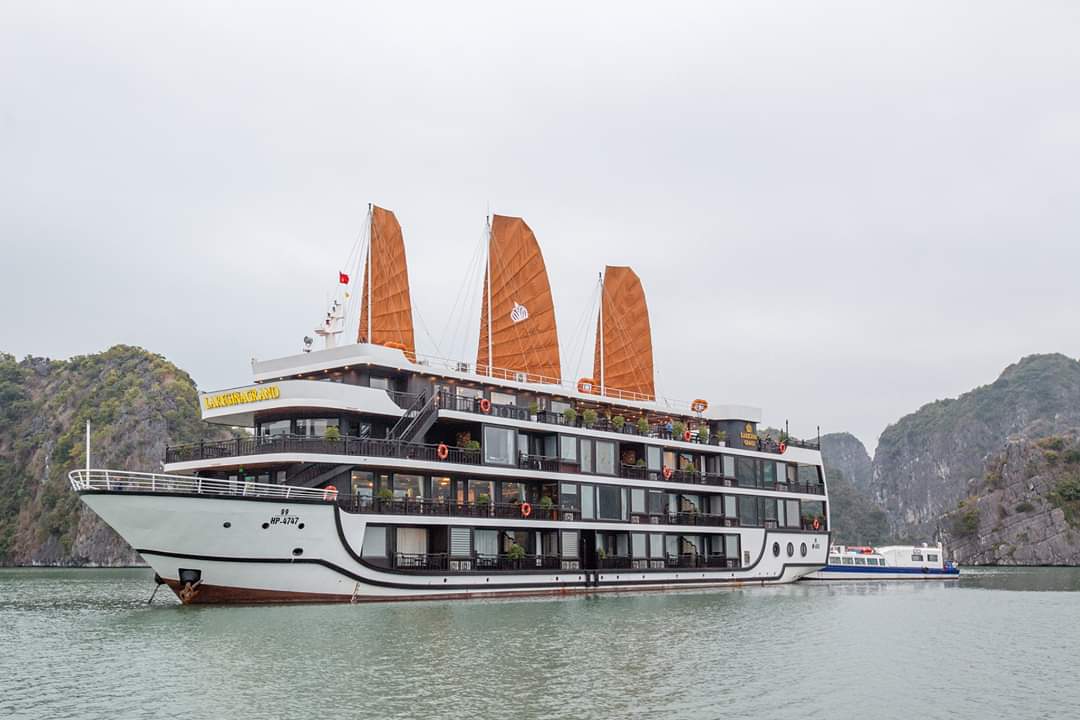 DU THUYỀN 5 SAO LAREGINA GRAND CRUISE HA LONG CAT BA