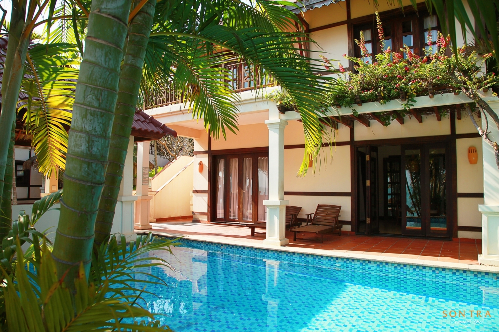 http://yourvacation.vn/sơn_tra_resort