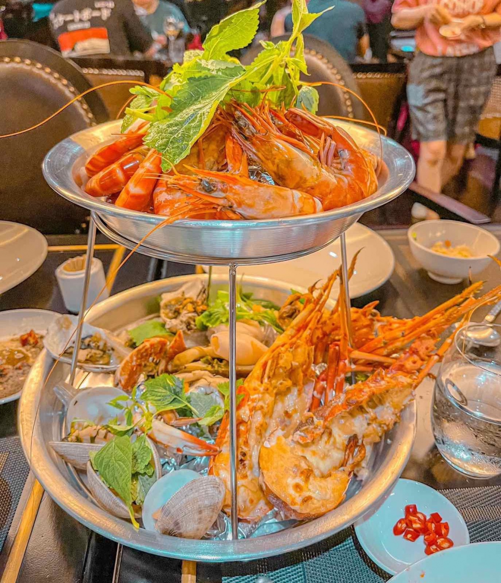 tháp hải sản Ambassador